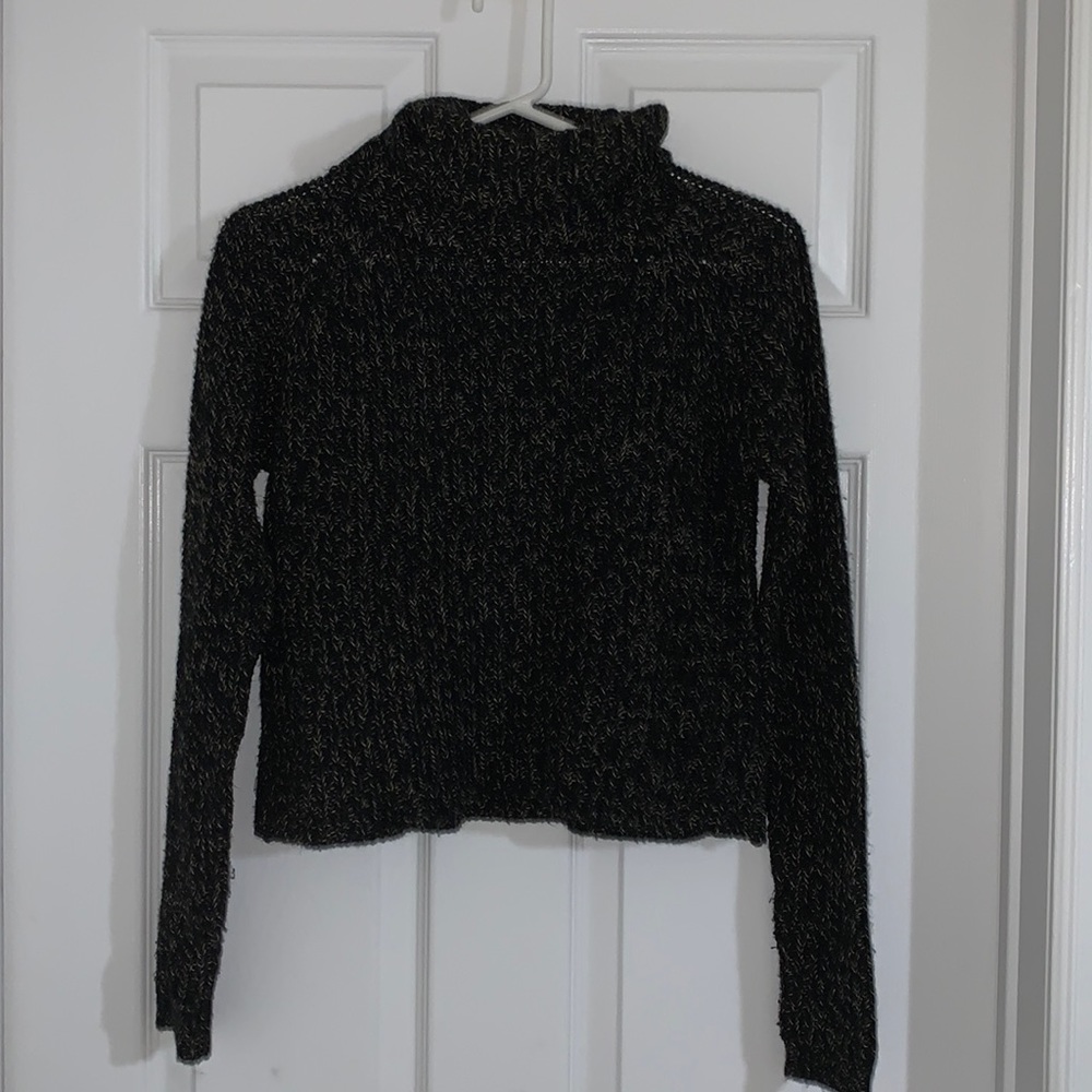 Cropped black turtle neck
